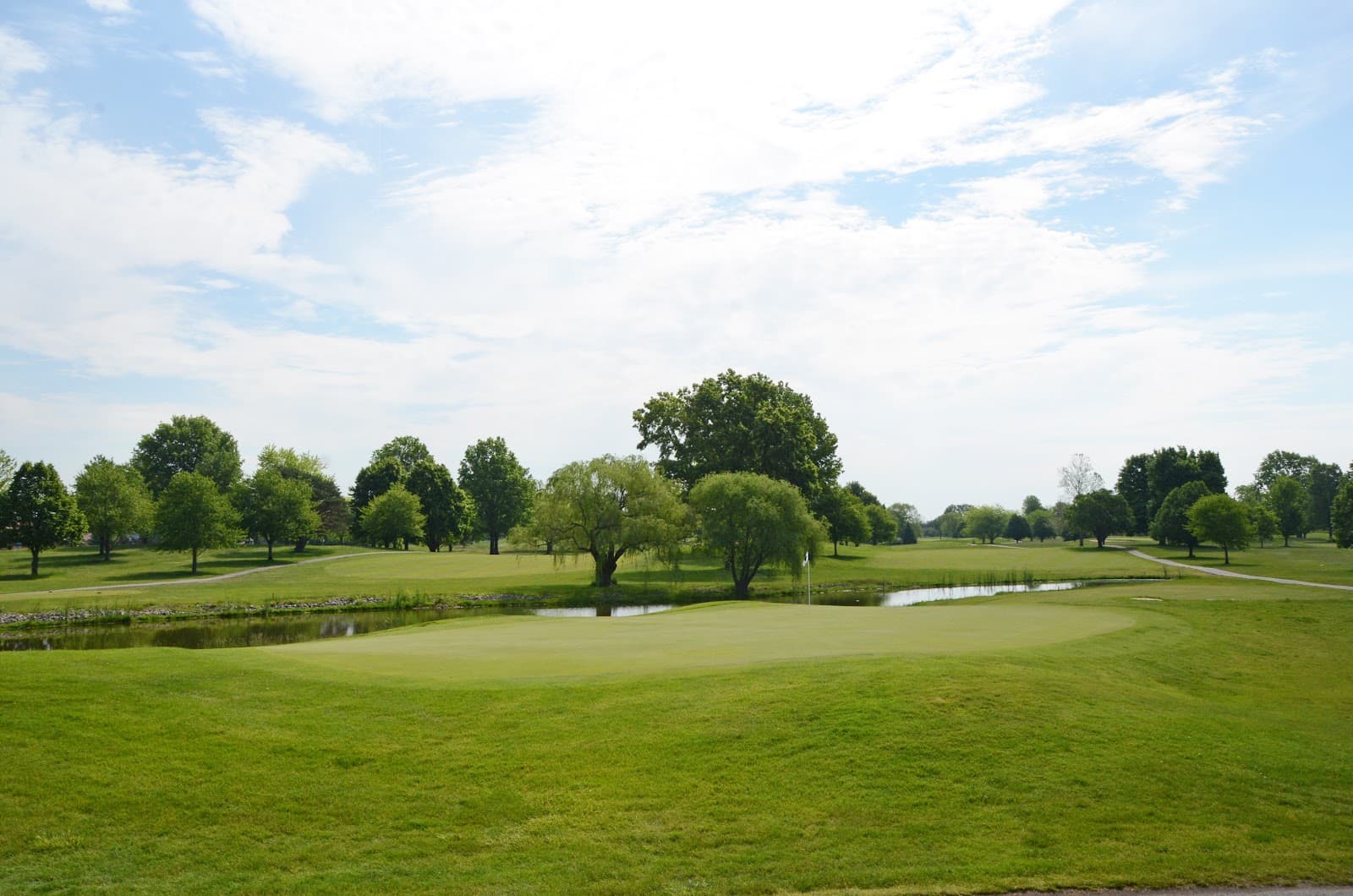 Hillview Country Club