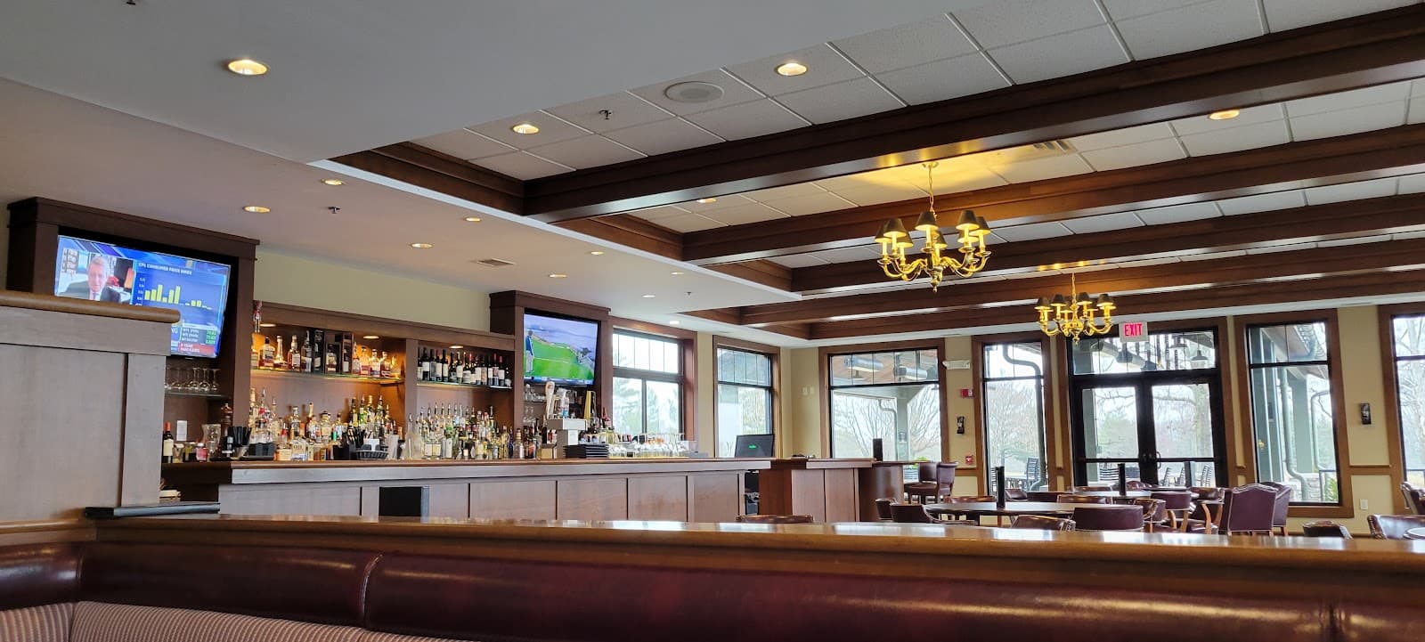 Harrison Lake Country Club