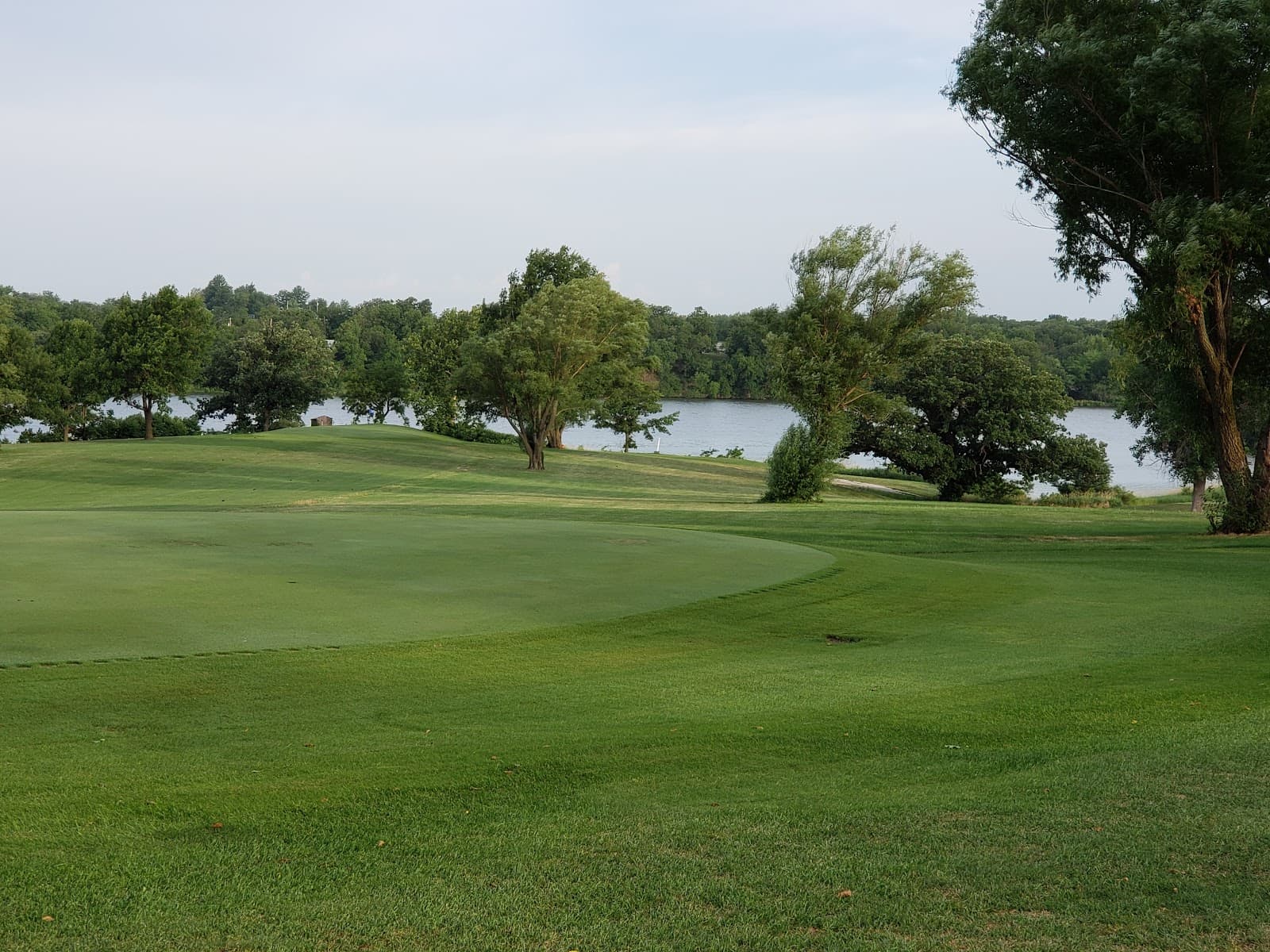 Mission Lake Country Club