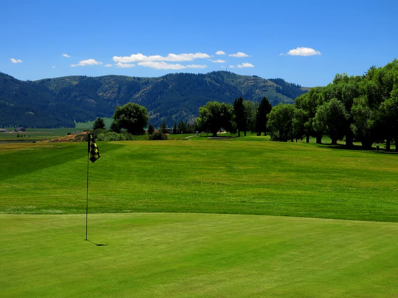 Oregon Trail Country Club