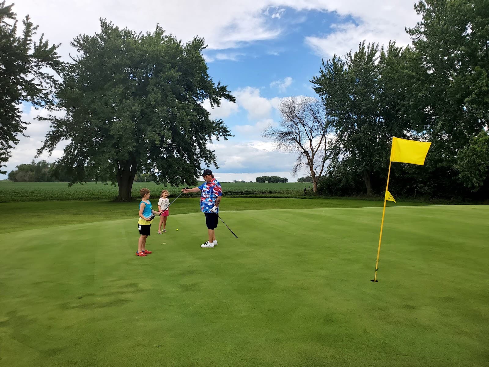 Pioneer Town Country Club