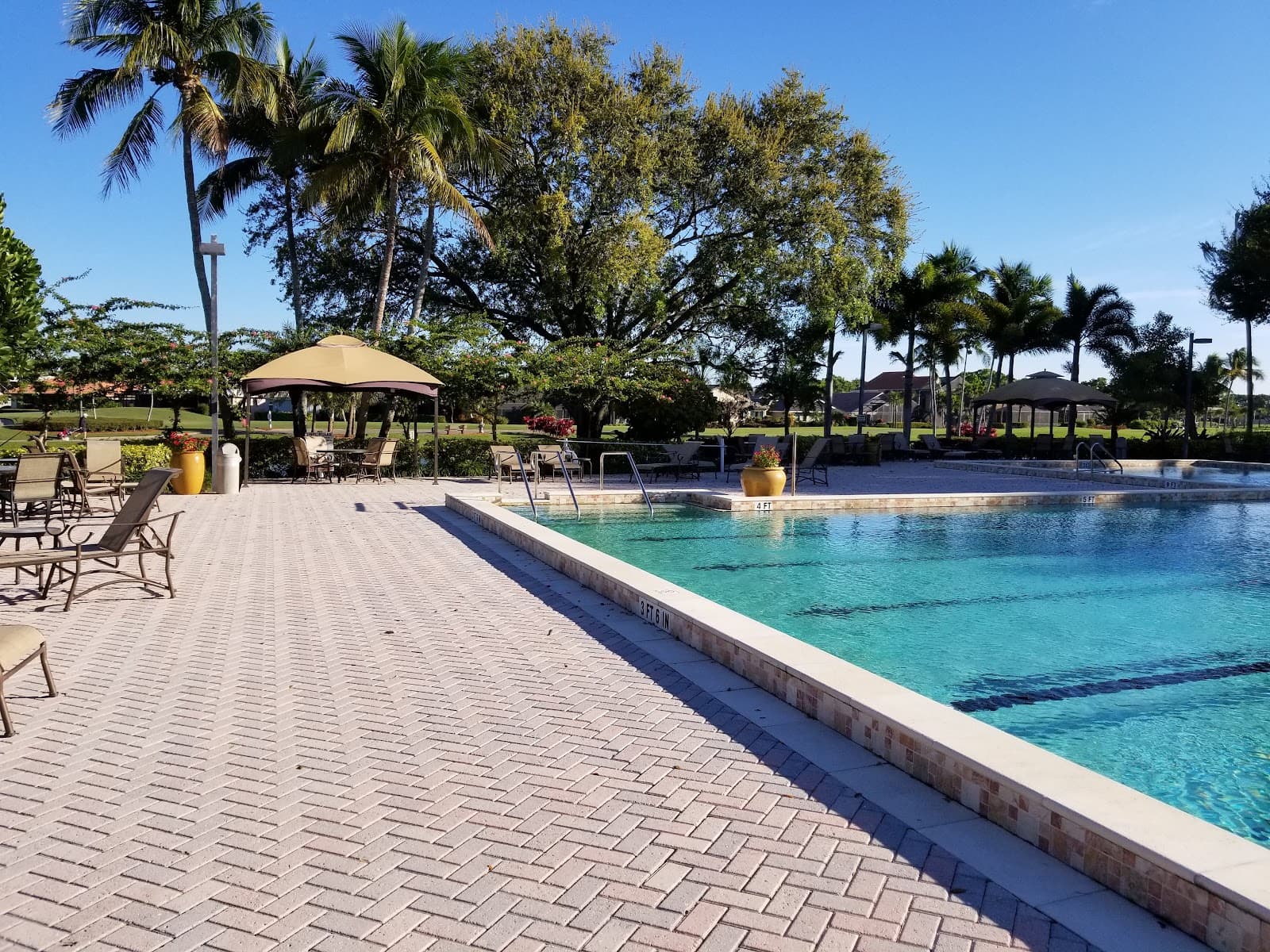 The Landings Yacht, Golf and Tennis Club